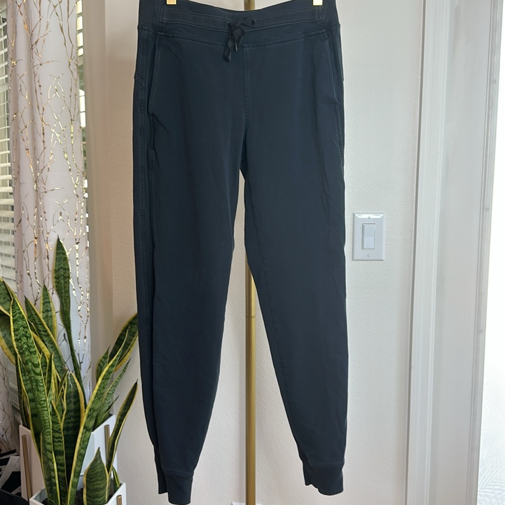 53. Lululemon Warm Down Jogger II 28” black - Picture 5 of 7